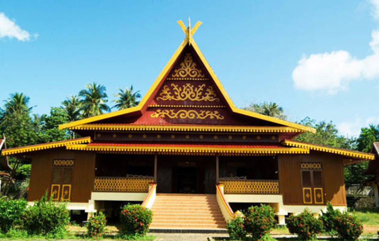 181-rumah-adat-riau