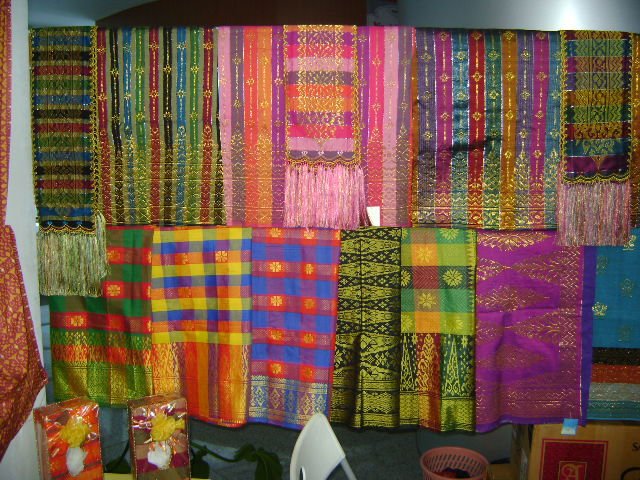 256-tenun-songket-melayu-riau