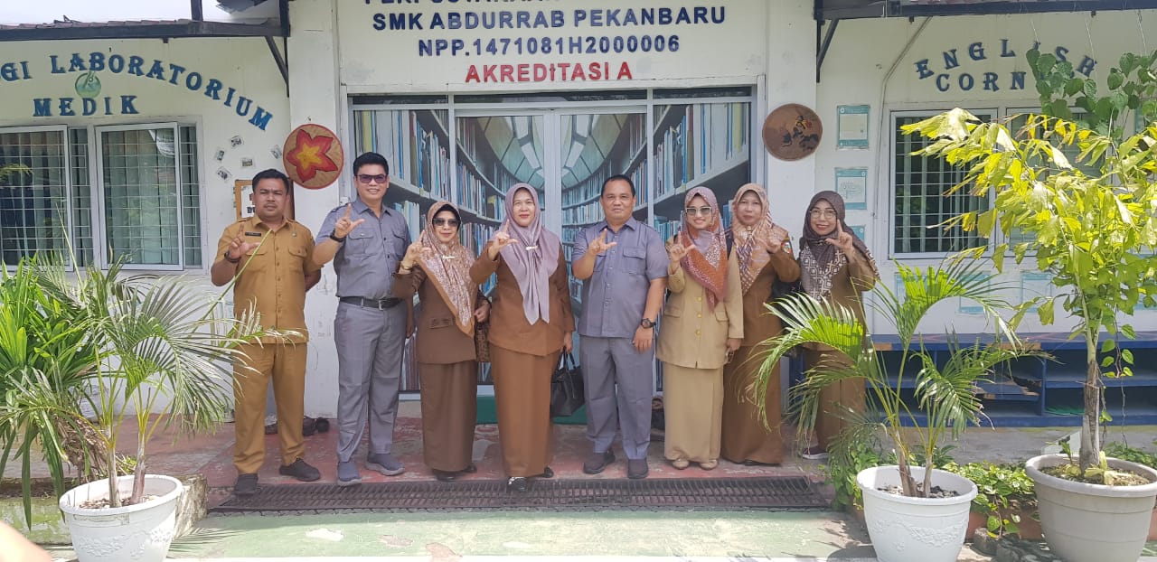 377-kunjungan-dan-menjalin-kerjasama-perpustakaan-sd-negeri-36-pekanbaru-dengan-perpustakaan-tabrani-rab-smk-abdurrab-pekanbaru