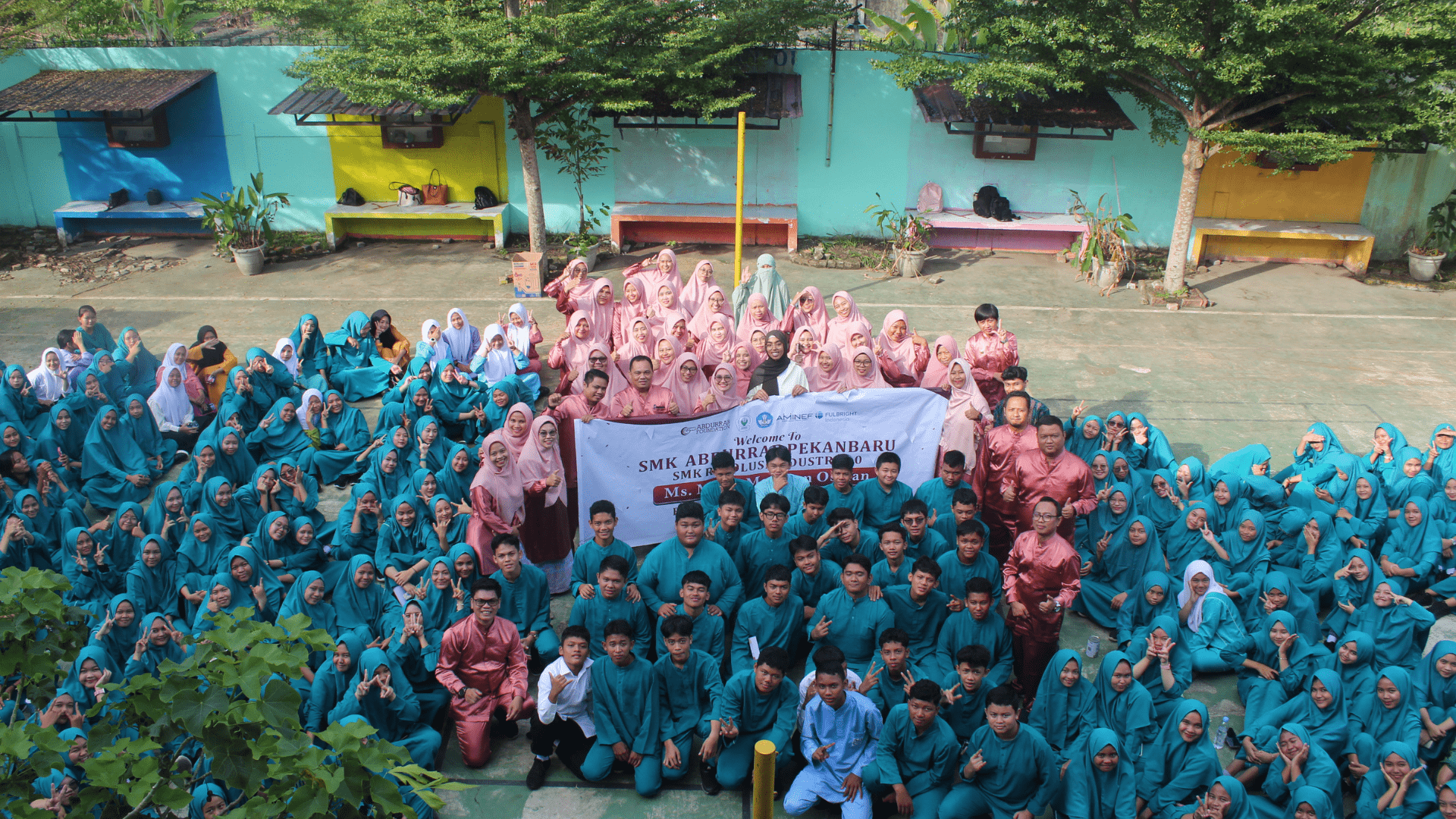 598-welcome-to-smk-abdurrab-smk-revolusi-industri-40-with-values-rabbani-amanah-beradab-ms-maria-mamoun-osman-english-teaching-assistant-eta-aminef-fulbright