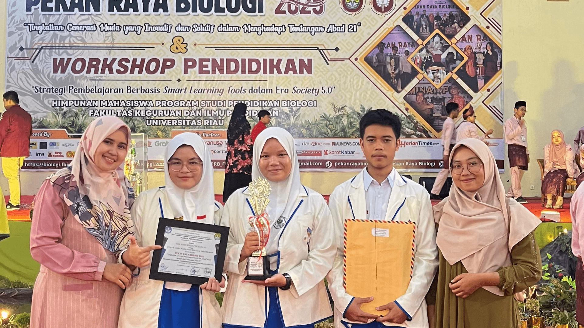616-tahniah-smk-abdurrab-pekanbaru-juara-2-lomba-karya-tulis-ilmiah-se-provinsi-riau-pada-pekan-raya-biologi-universitas-riau