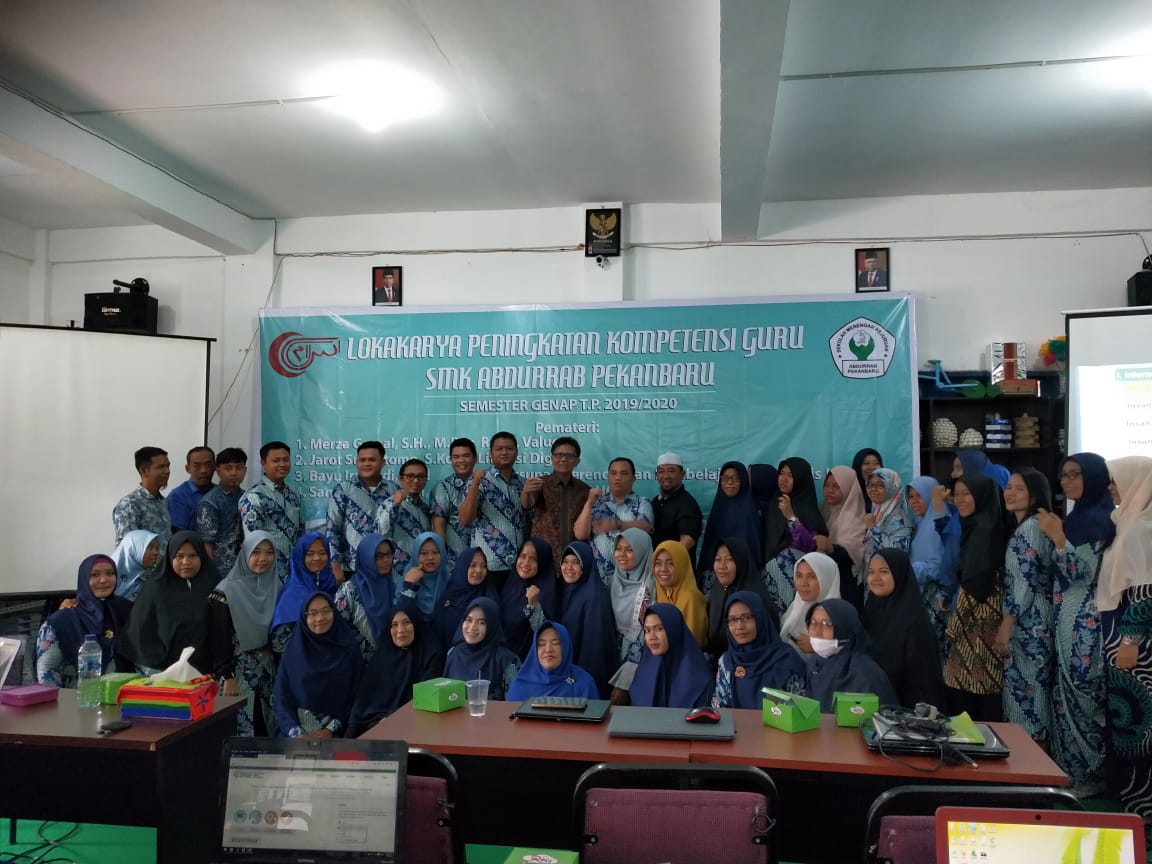 49-haus-akan-ilmu-smk-abdurrab-pekanbaru-laksanakan-lokakarya-peningkatan-kompetensi-guru